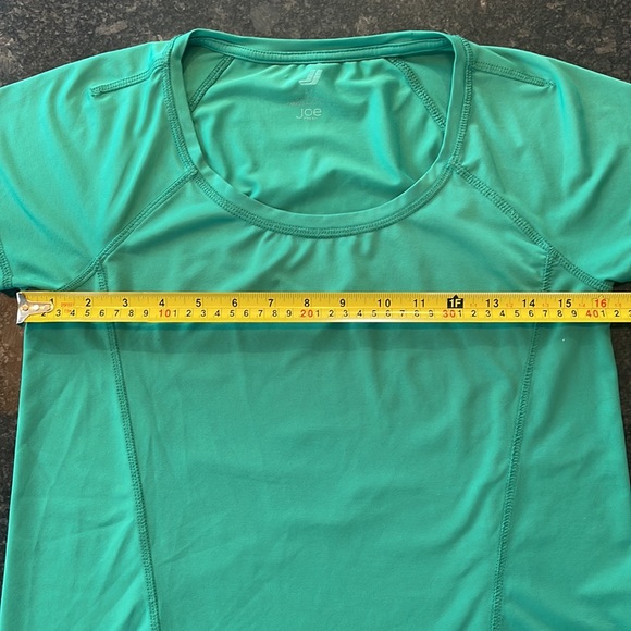Joe Fresh - Green T-shirt workout top - Picture 3 of 4